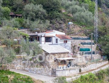 Foto 1 di 22 - Casa indipendente in Vendita in Strada Provinciale 62 a Perinaldo