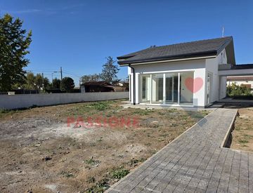 Facciata - Villa in Vendita in Via Catacombe San Zotico 25 a Frascati