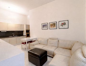 Soggiorno - Trilocale in Vendita in Via Guelfa a Bologna