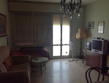 Soggiorno - Appartamento in Vendita in zona Centro a Reggio Emilia