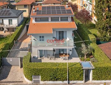 Facciata - Casa bifamiliare, trifamiliare in Vendita in Via Presolana 9 A a Ranica