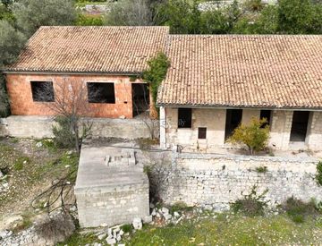 Foto 1 di 25 - Casa indipendente in Vendita in Strada Consortile San Silvestro Rassabia a Modica