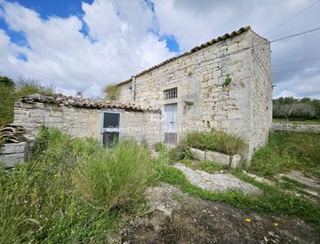 Foto 1 di 27 - Casa indipendente in Vendita in Via Palazzelle Scalonazzo 8 a Modica