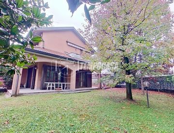 Facciata - Villa in Vendita in Via Moia a Brugherio