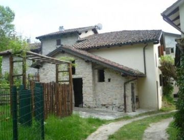 Foto 1 di 10 - Casa indipendente in Vendita a Monzuno