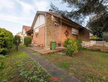 Giardino - Villa in Vendita a Follonica