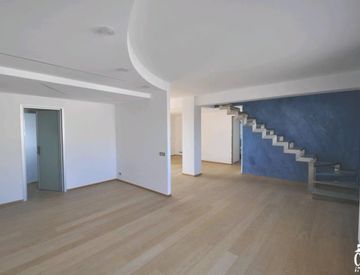 Stanza - Attico, mansarda in Vendita in Via Guglielmo Nicastro a Ragusa