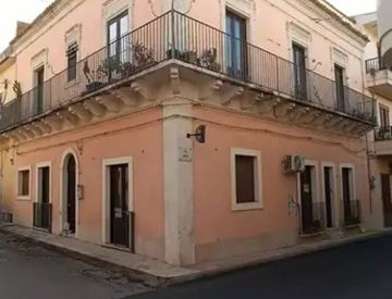 Foto 1 di 6 - Appartamento in Vendita in Via Trieste a Santa Croce Camerina