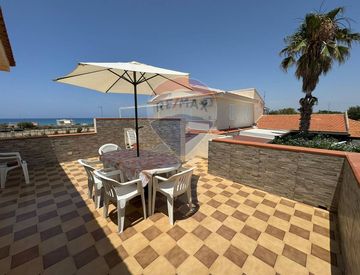 Terrazza - Quadrilocale in Vendita in Via Randello 51 a Ragusa