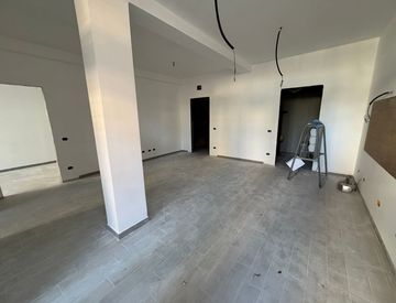 Stanza - Trilocale in Vendita in Via Giuseppe Medail 120 a Roma