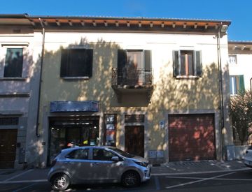 Palazzo in Vendita in Via Antonio Guadagnoli 7 a Arezzo 500mq