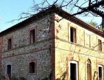 Rustico Casale in Vendita in Via di San Fabiano a Arezzo 350mq