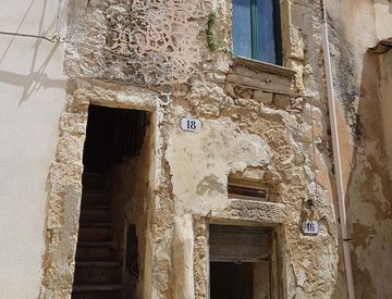 Foto 1 di 9 - Villetta a schiera in Vendita in Salita San Nicola a Ragusa