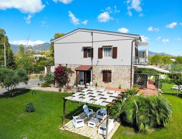 Facciata - Casa indipendente in Vendita in Serre Albiani a Pula