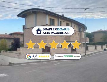 Box auto - Trilocale in Vendita in Via Pietro A. De Micheli a Mantova