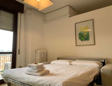 Camera da letto - Appartamento in Affitto in Via Cimabue 4 a Milano