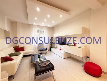 Camera da letto - Quadrilocale in Vendita in Viale Corsica a Milano