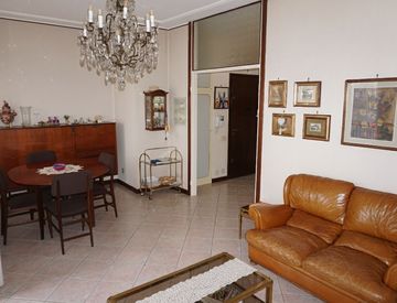 Soggiorno - Appartamento in Vendita in Via Giuseppe Carozzi 4 a Milano