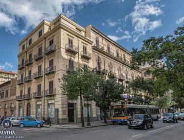 Facciata - Edificio in Vendita in Via Roma 497 a Palermo