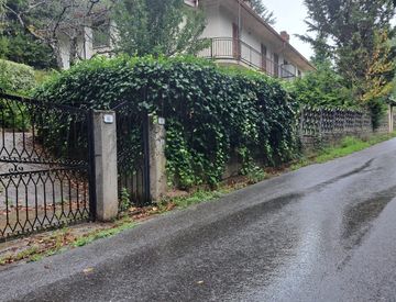 Foto 1 di 12 - Villa in Vendita in Via Ferdinando II di Borbone 9 a Soveria Mannelli