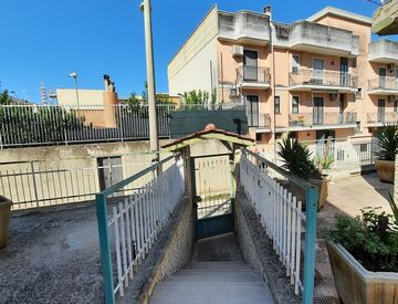 Foto 1 di 30 - Villa in Vendita in Via Montecarafa a Canosa di Puglia