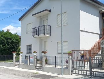 Foto 1 di 5 - Trilocale in Vendita in Via Campagnole a Torre di Mosto