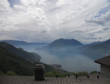 Foto 1 di 13 - Casa indipendente in Vendita in Frazione Noceno 00 a Bellano