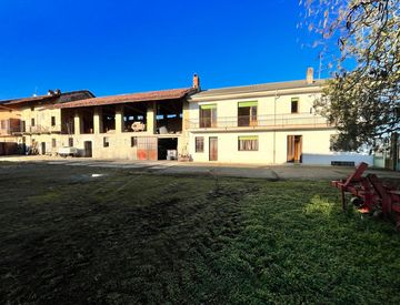 Foto 1 di 59 - Villa in Vendita in Strada Moleto Prima 3 a Santhià