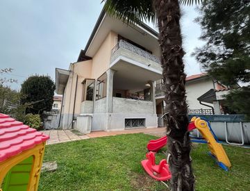 Giardino - Quadrilocale in Vendita in Via Boffalora Ticino 9 a Busto Arsizio