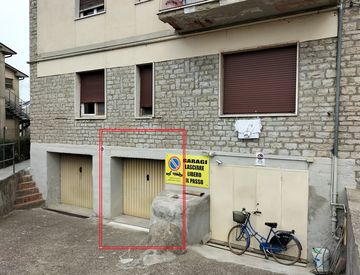 Garage Posto Auto in Vendita in Via Monte Bianco 12 a Arezzo