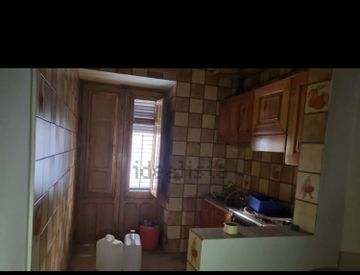 Foto 1 di 4 - Trilocale in Vendita in Via G. Garibaldi 28 a Vallelunga Pratameno