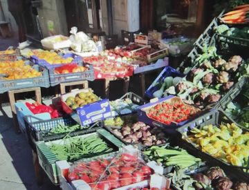Foto 1 di 1 - Negozio di frutta e verdura in Vendita in Via Vittorio Emanuele 112 a Camaiore