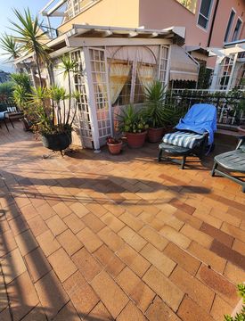 Terrazza - Monolocale in Vendita in Via Diano San Pietro a Diano Castello