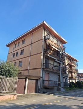 Foto 1 di 37 - Trilocale in Vendita in Via Monte Grappa 2 a Santhià