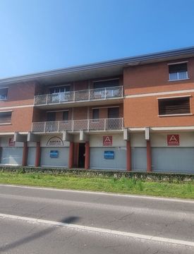 Facciata - Locale commerciale in Affitto in Via XXV Aprile 31 a Fagnano Olona