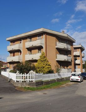 Foto 1 di 15 - Quadrilocale in Vendita in Via perosi 1 a Gattinara