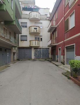 Foto 1 di 3 - Box/posto auto in Vendita in Via Marco Centola 18 a San Marco in Lamis