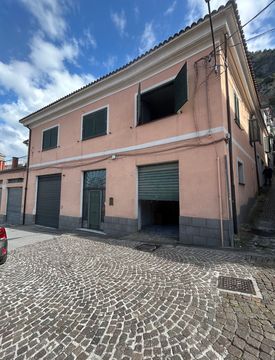 Vista - Casa indipendente in Vendita in Traversa Ammiraglio Ruggiero a Lauria