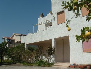 Foto 1 di 9 - Villa in Vendita in VIA DEI GELSI 3 a Sellia Marina