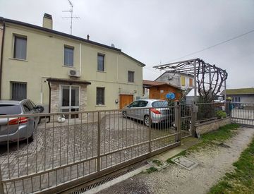 Foto 1 di 19 - Casa bifamiliare, trifamiliare in Vendita in via San Savino 92 a Fusignano