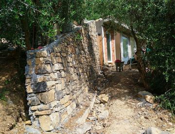 Foto 1 di 17 - Casa indipendente in Vendita in Via Evigno a Diano San Pietro