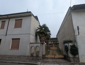 Foto 1 di 19 - Casa indipendente in Vendita in Via Eugenio Villoresi 23 a Inveruno