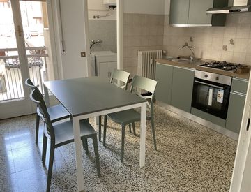 Foto 1 di 15 - Trilocale in Affitto in Via Roberto Bellarmino a Milano