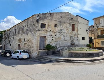 Foto 1 di 42 - Casa indipendente in Vendita in Via Roma a Monterosso Almo