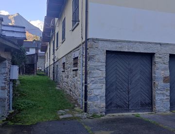 Foto 1 di 38 - Trilocale in Vendita in Via Monte Rosa 424 a Macugnaga