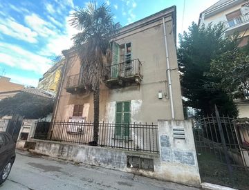 Foto 1 di 4 - Edificio in Vendita in Via Bari 69 a Pescara