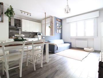 Foto 1 di 18 - Trilocale in Vendita in Via Arezzo a Modena