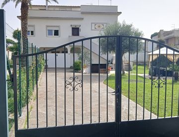 Foto 1 di 25 - Villa in Vendita in Stradone Sant'Anastasio a Anzio