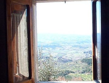 Foto 1 di 3 - Casa bifamiliare, trifamiliare in Affitto in Via di Querceto 5 a Loro Ciuffenna