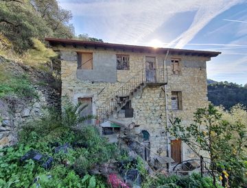 Foto 1 di 1 - Rustico, casale in Vendita in Via Dante Alighieri a Airole